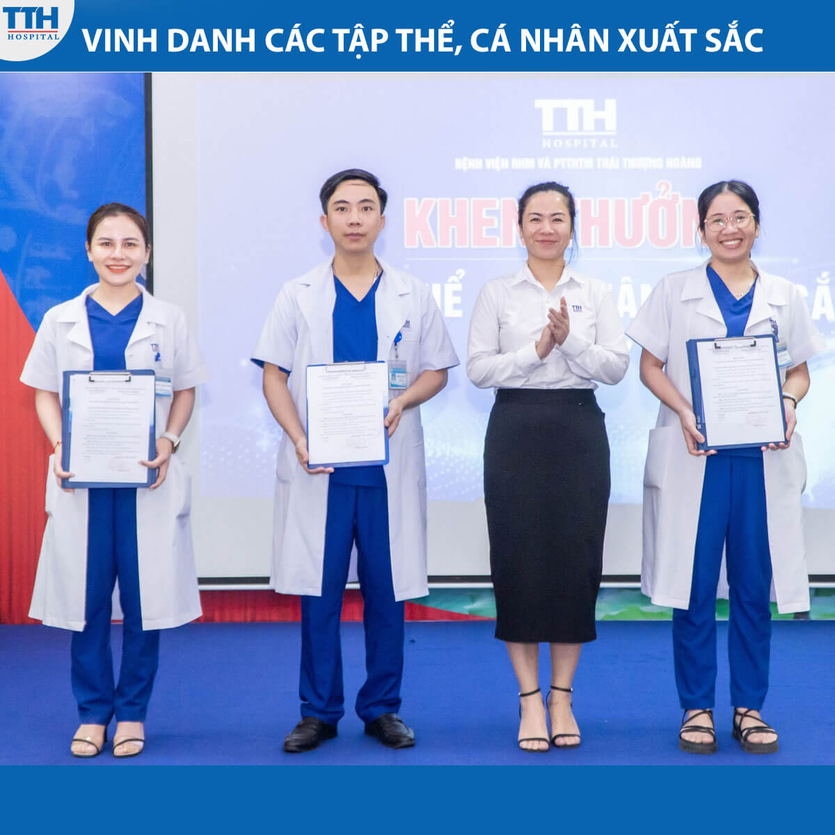 Ban lãnh đạo BV Thái Thượng Hoàng đã thực hiện việc tôn vinh và biểu dương các cá nhân xuất sắc trong tháng 8