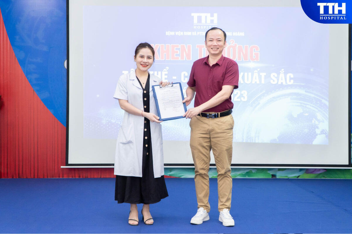 Bác sỹ Nguyễn Thị Thanh Huyền (Khoa Thẩm mỹ Nội khoa): Cá nhân xuất sắc nhất.