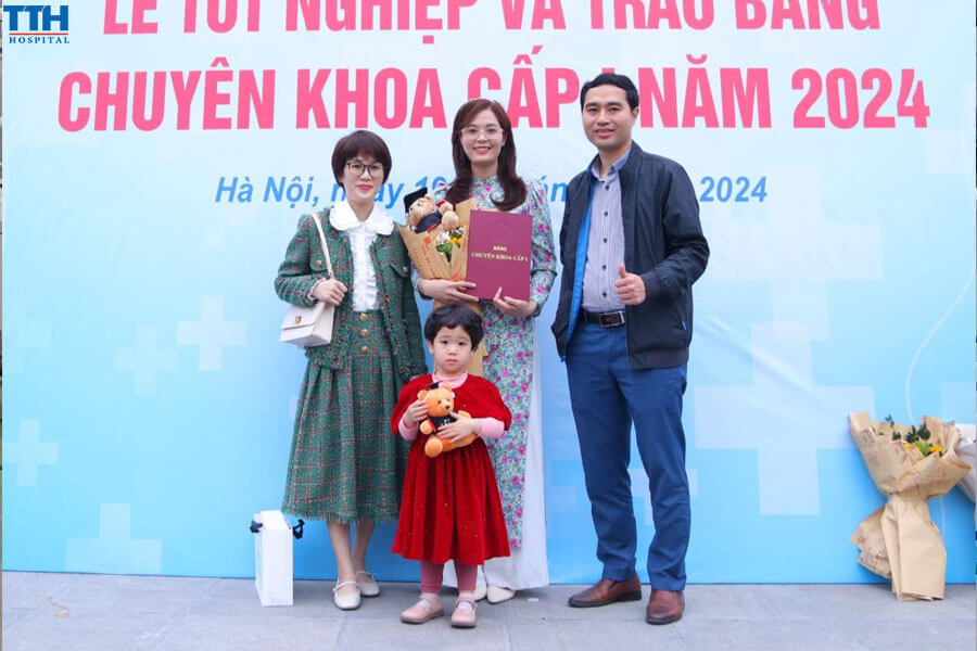 Hoàn tất chương trình đào tạo bác sỹ chuyên khoa I Răng Hàm Mặt tại Đại học Y Hà Nội