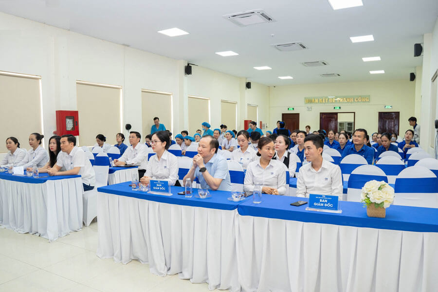 Bệnh viện Thái Thượng Hoàng đã tổ chức một buổi lễ bổ nhiệm lãnh đạo và quản lý