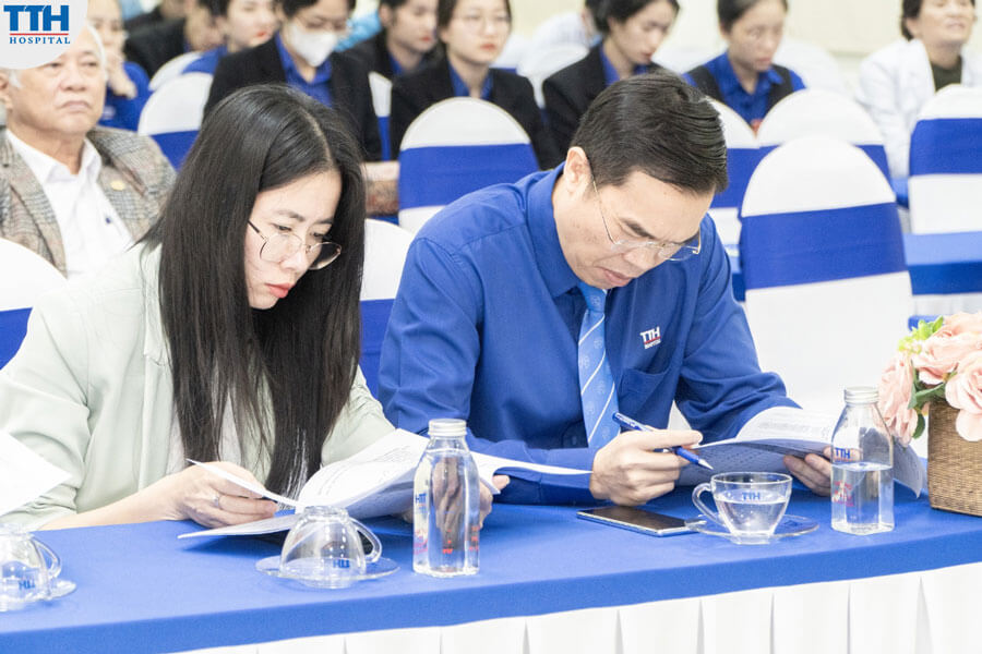 TGĐ Thái Doãn Thắng khen ngợi và động viên tập thể bệnh viện