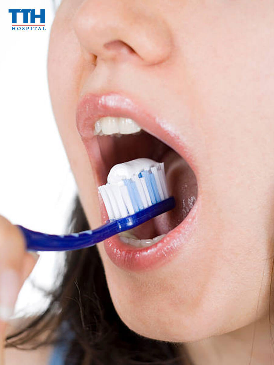 Chăm sóc răng miệng không đúng cách