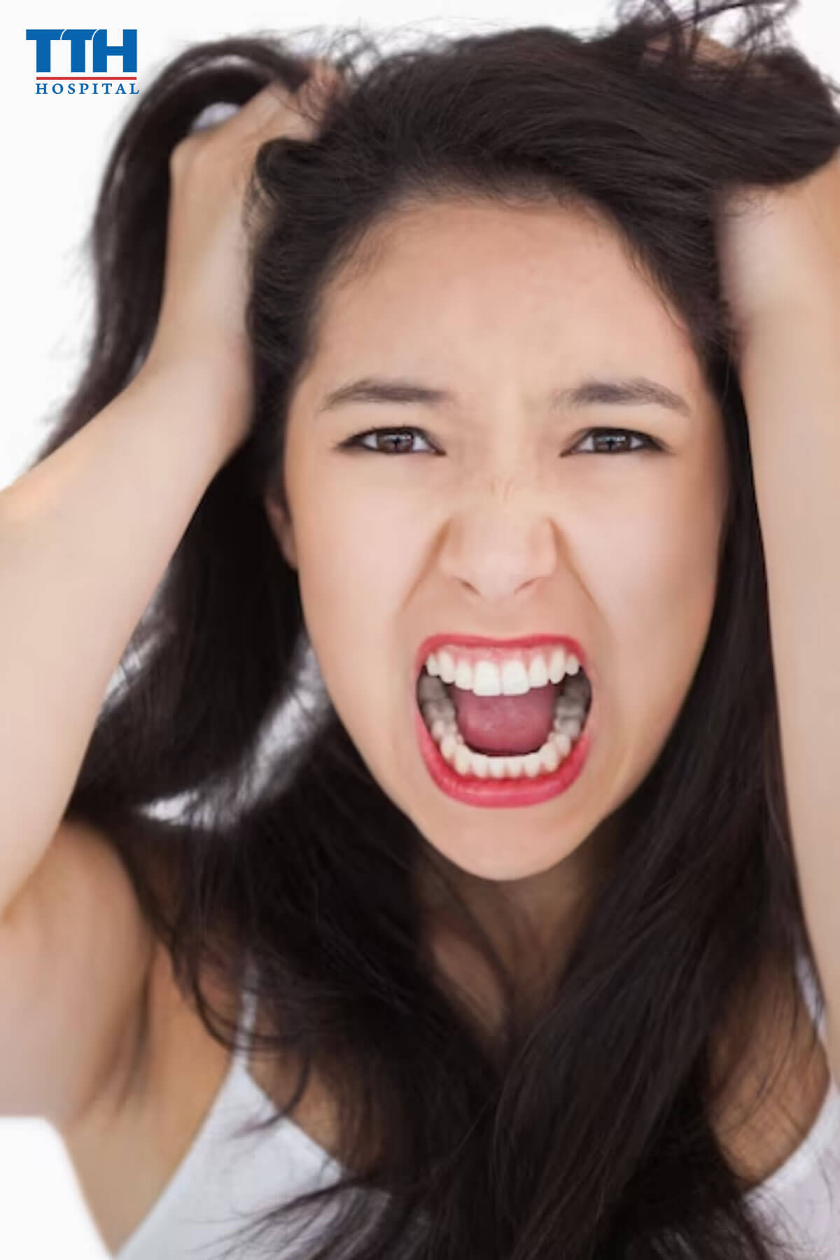 Chất lượng keo dán sứ kém khiến răng sứ ê buốt khi uống lạnh