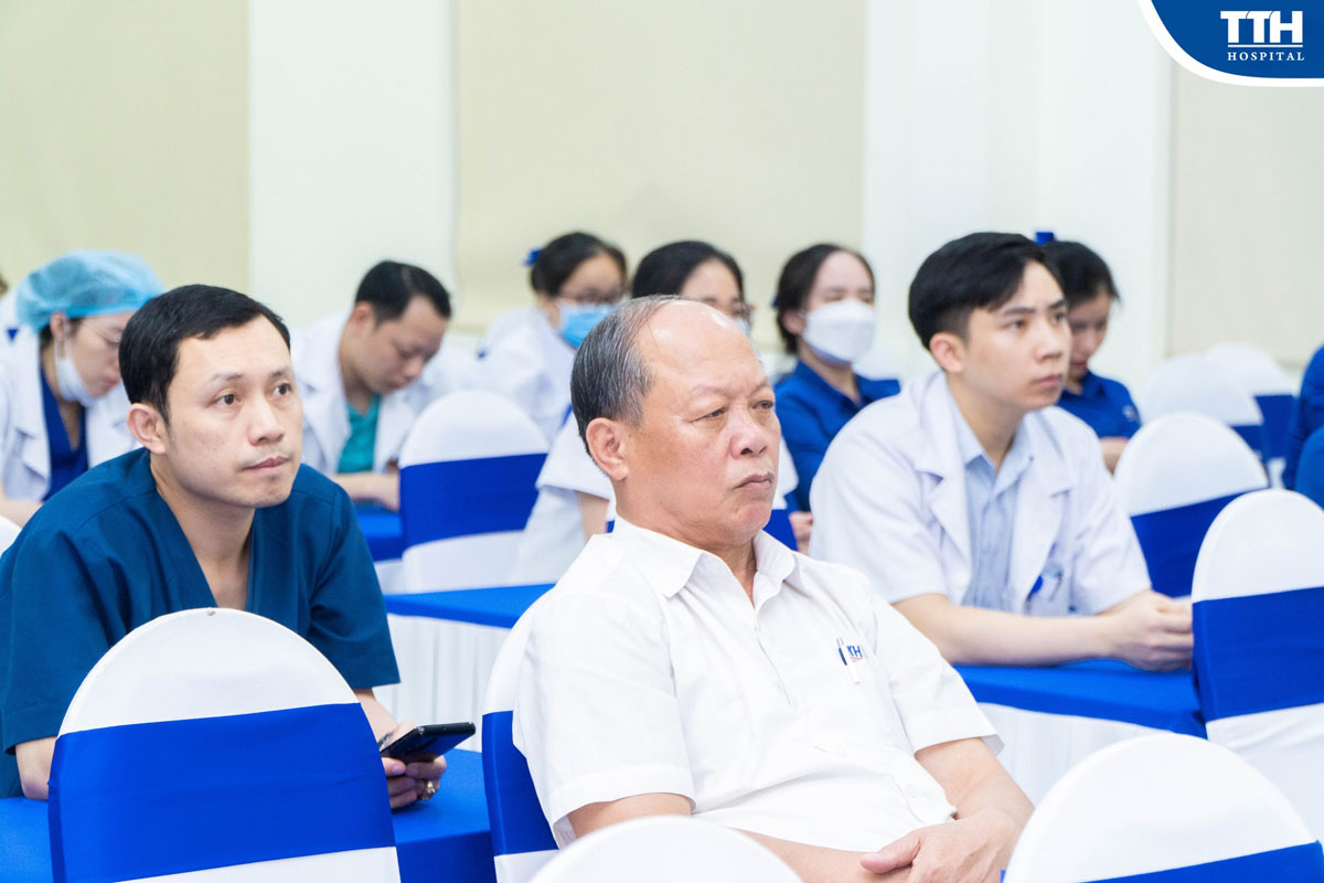  Ô𝐧𝐠 𝐏𝐡𝐚𝐧 𝐒ỹ 𝐐𝐮𝐲ề𝐧 - Chủ tịch công đoàn Bệnh viện