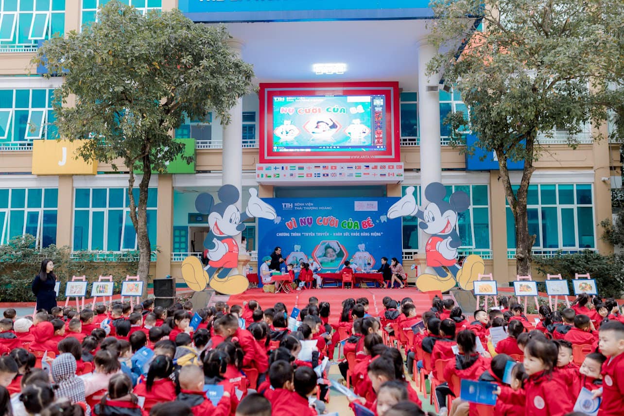 Nha khoa học đường 2023 - Chương trình Vì Nụ Cười Của Bé là 1 trong số nhiều chương trình vì thế hệ trẻ của TTH Group