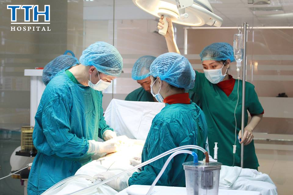 ệ thống phòng phẫu thuật đảm bảo tiêu chí vô trùng, trang thiết bị máy móc hiện đại, đảm bảo tiêu chuẩn của Bộ Y Tế