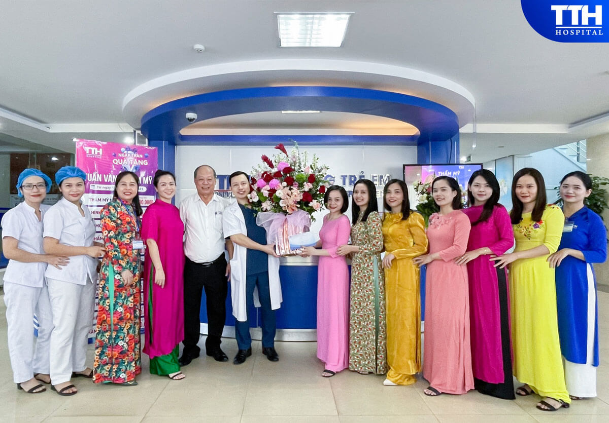 hình ảnh đẹp 1 trong ngày Phụ Nữ Việt Nam 20-10-2023