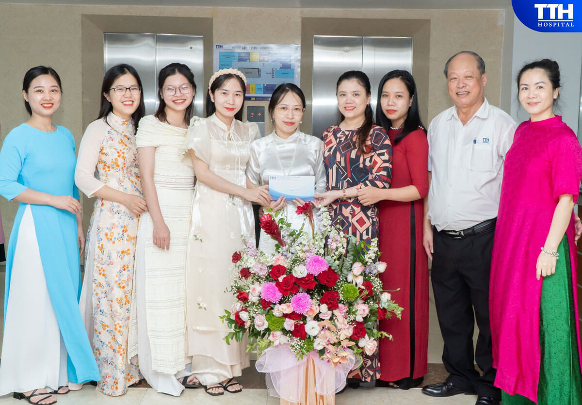 hình ảnh đẹp 10 trong ngày Phụ Nữ Việt Nam 20-10-2023