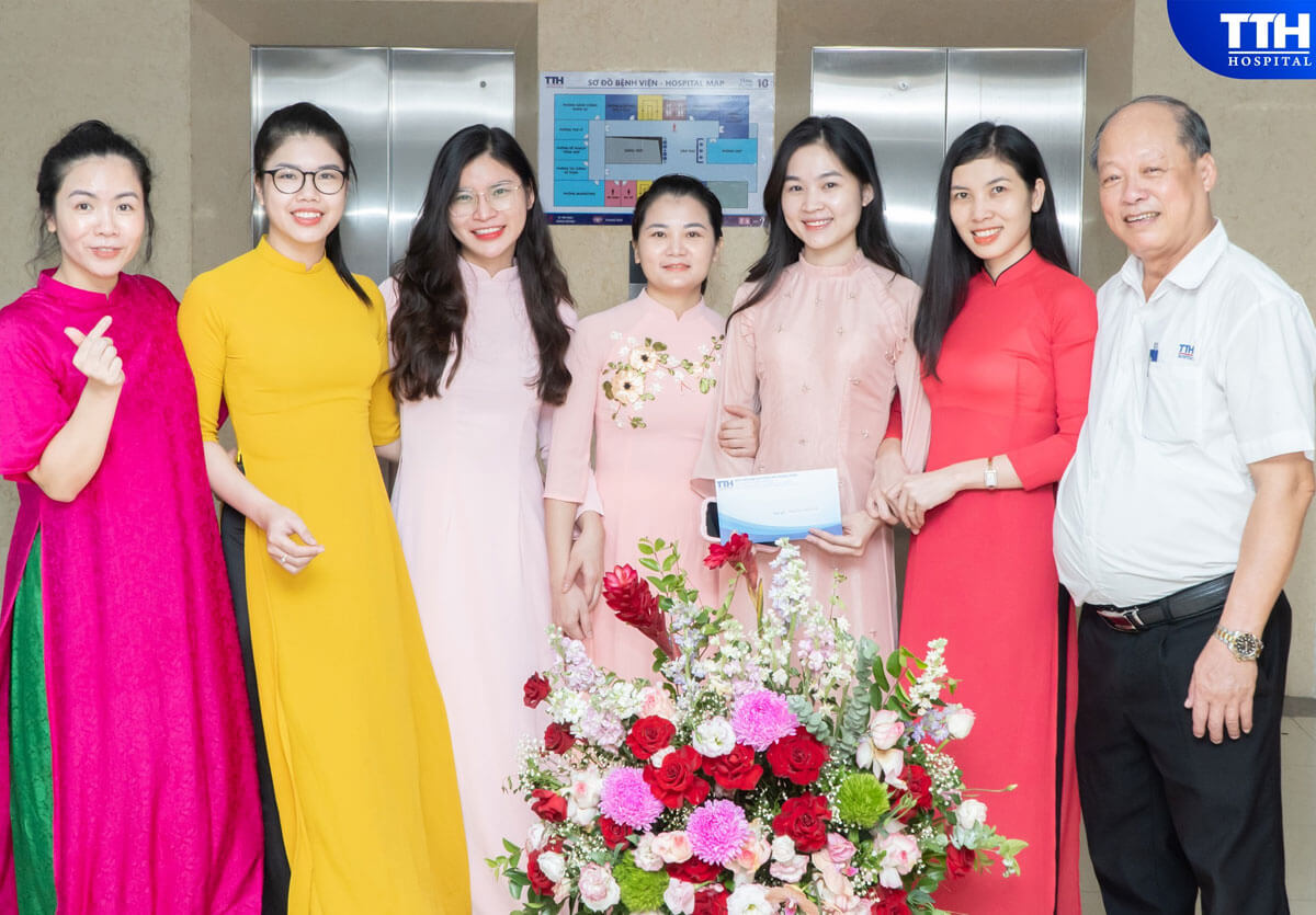 hình ảnh đẹp 9 trong ngày Phụ Nữ Việt Nam 20-10-2023