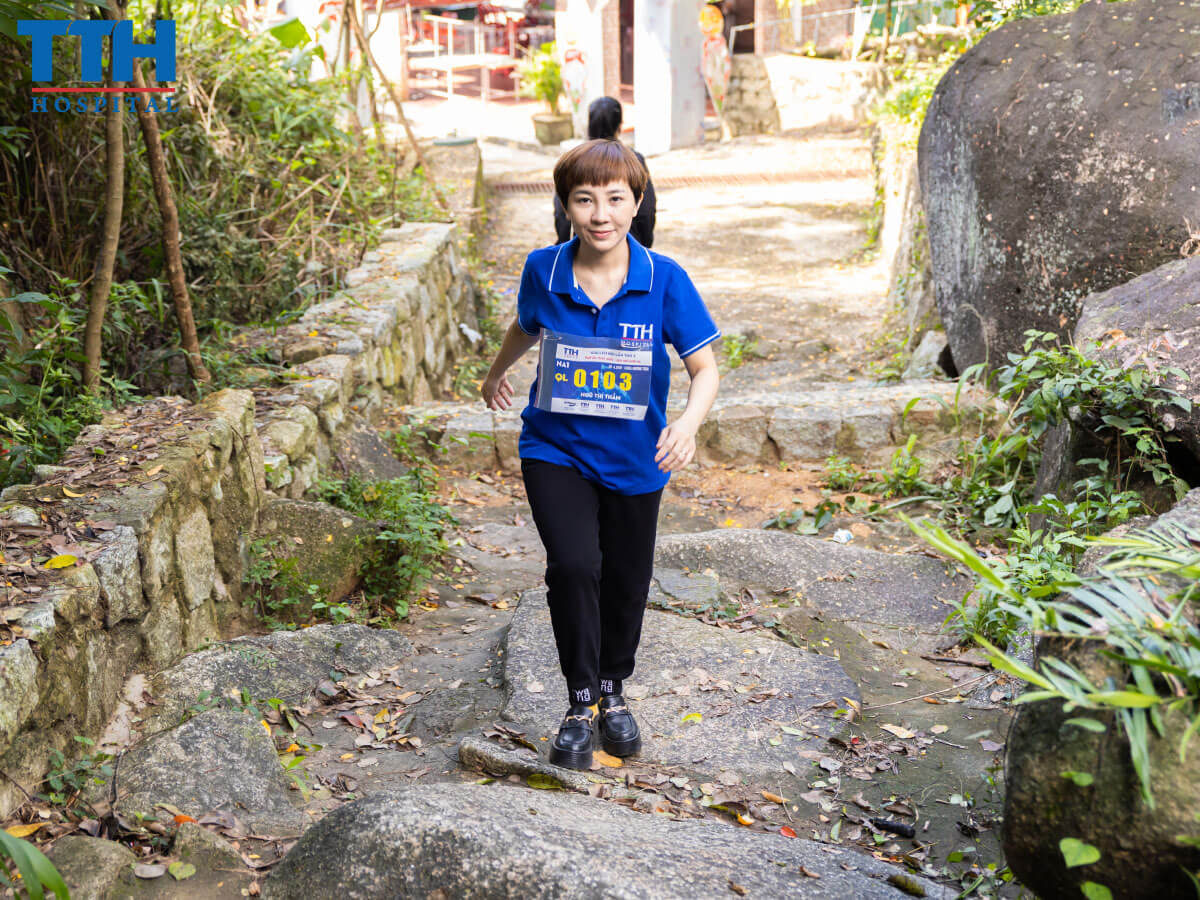 Thử Thách và Cảm Xúc