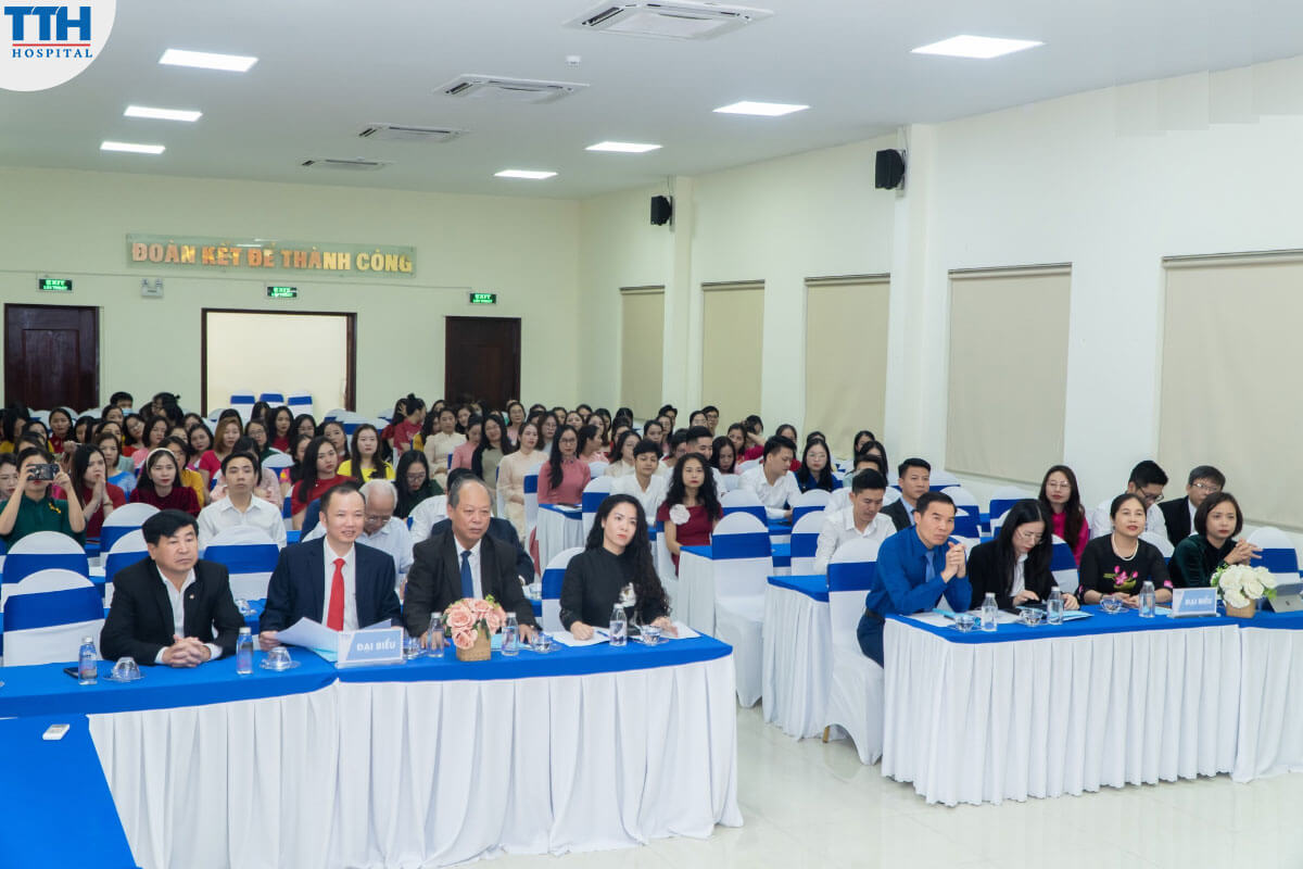 Sự Tham Dự Đa Dạng và Đông Đảo