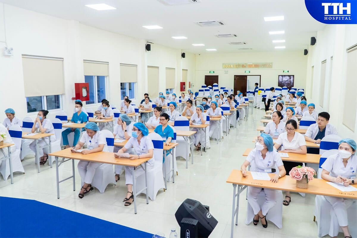 Một Kì Thi Để Nâng Cao Chất Lượng Y Tế