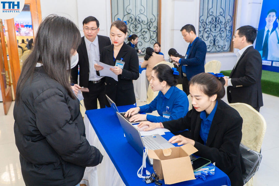 gày Hội Tuyển Dụng đã kết thúc trong không khí sôi nổi, hào hứng, vui vẻ.