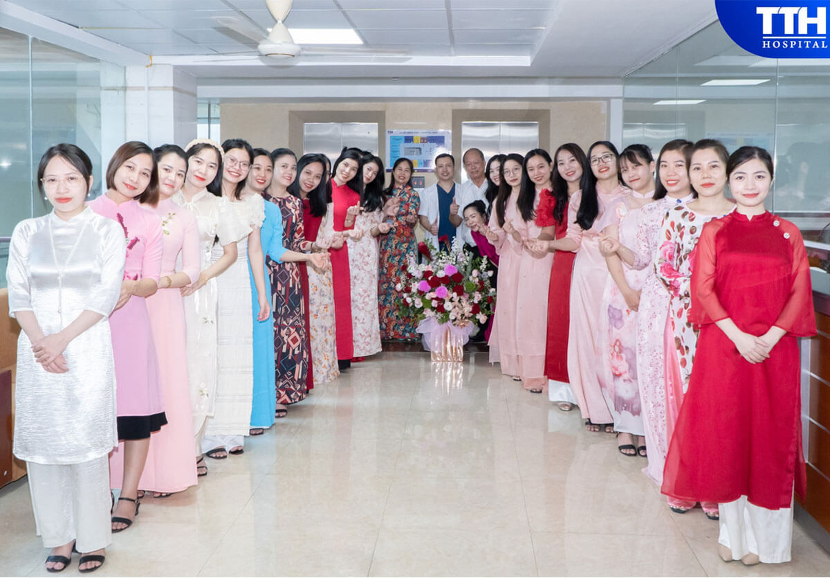 Ngày Phụ Nữ - Ngày của Những Nụ Cười Tươi