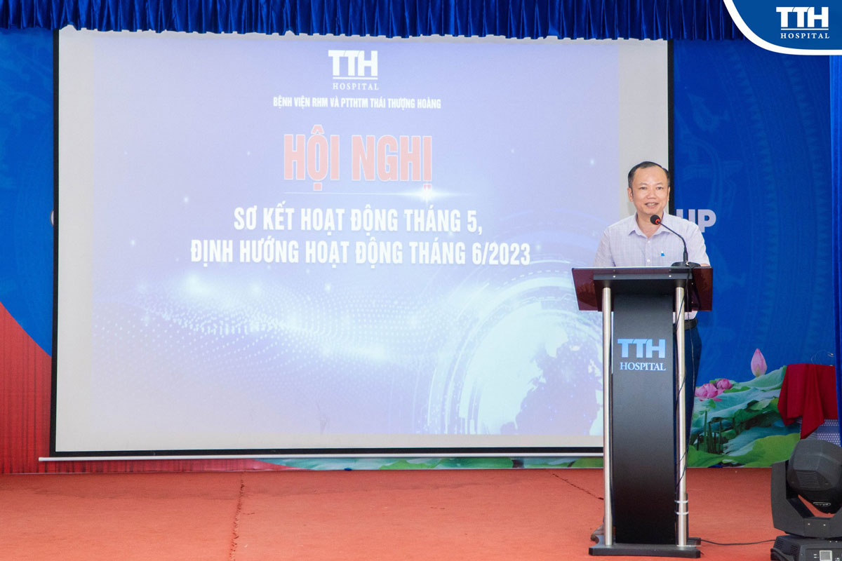 Bác sỹ CKI Hoàng Tiến Hải – Phó GĐ chuyên môn Bệnh viện phát biểu tại buổi lễ