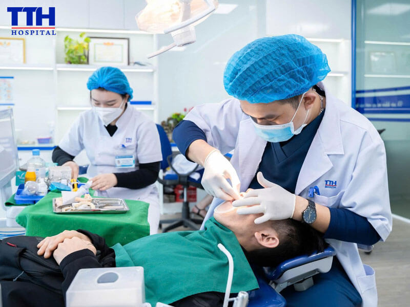 Quy trình bọc răng sứ thẩm mỹ chuẩn y khoa