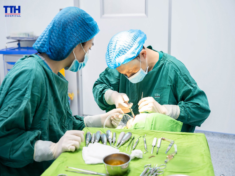 Tại Bệnh viện Thái Thượng Hoàng, mỗi khách hàng sẽ được thăm khám, tư vấn