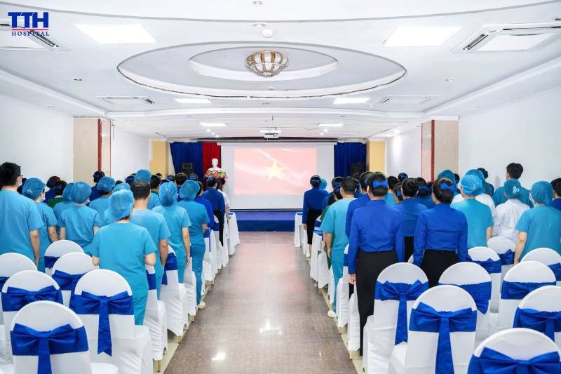 Thành phần tham dự hội nghị sơ kết 06 tháng