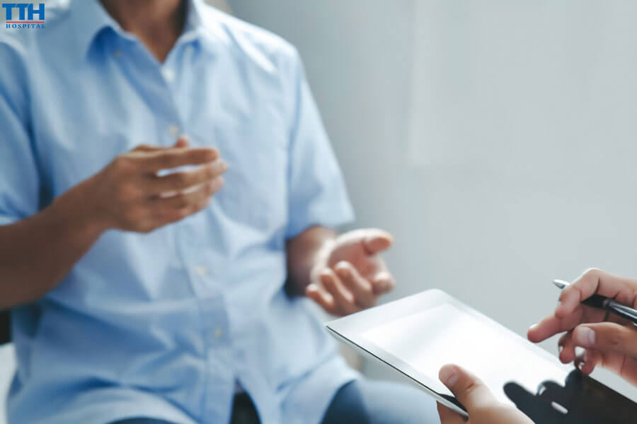 Tìm hiểu kỹ về bác sĩ và cơ sở nha khoa trồng răng implant