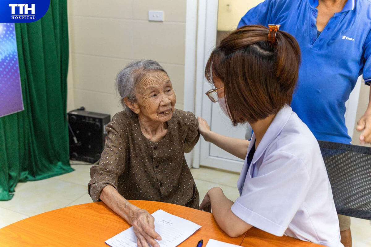 Bệnh viện cung cấp các dịch vụ khám và điều trị miễn phí cho mẹ Việt Nam anh hùng