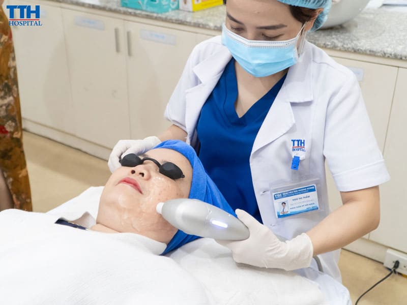 Trẻ hóa không xâm lấn – Giải pháp làm đẹp an toàn, không cần nghỉ dưỡng