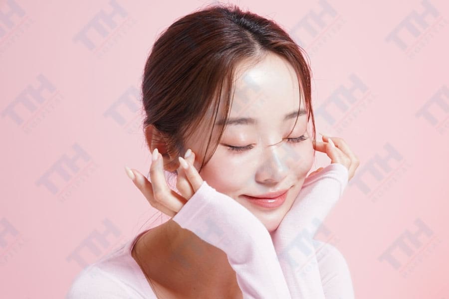 Vì Sao No Makeup Look Thống Trị Năm 2025?