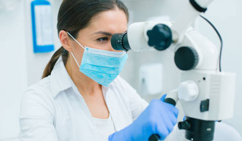Điều Trị Tủy Bằng Kính Hiển Vi Là Gì?