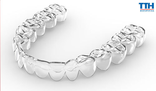 Niềng Răng Invisalign Được Làm Từ Gì?